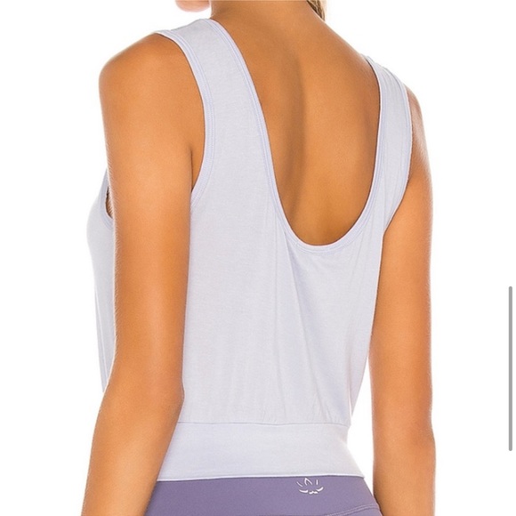 Beyond Yoga Knot A Problem Cropped Tank in Lovely Lilac - Picture 2 of 2